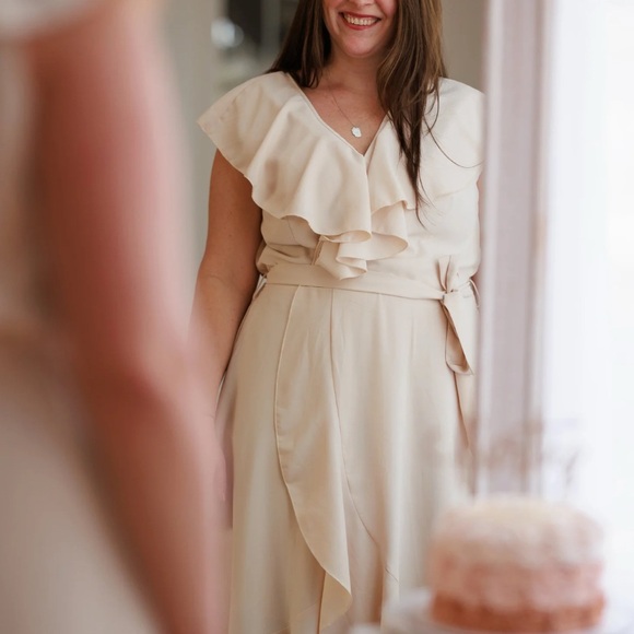 Elegant Cream Ruffle Dress - Picture 1 of 8